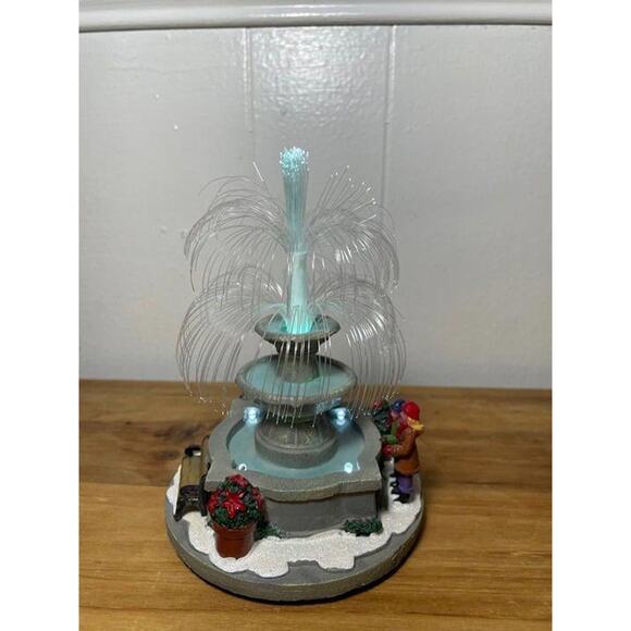 2023 Carole Towne Fiber Optic Fountain - Picture 7 of 9